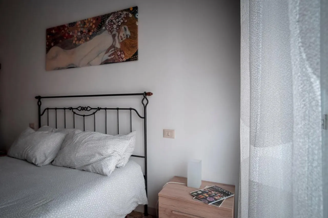 Bed & Breakfast Civico 8 B&B - Appartamento Parma
