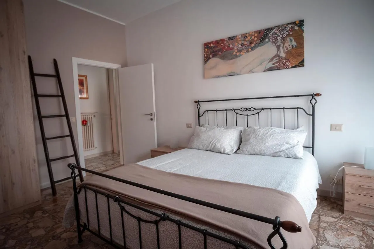 Civico 8 B&B - Appartamento Parma